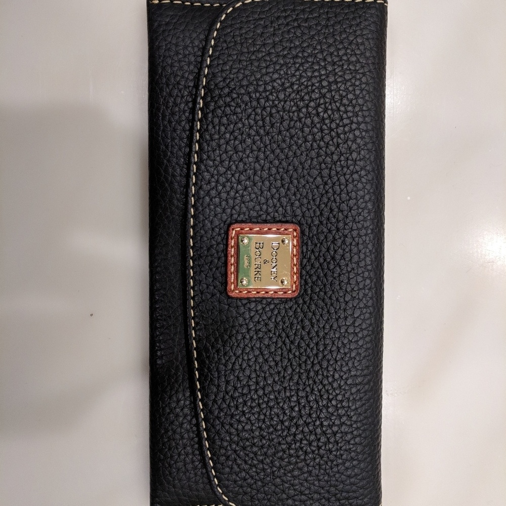 Black pebbled leather Dooney and Bourke wallet
